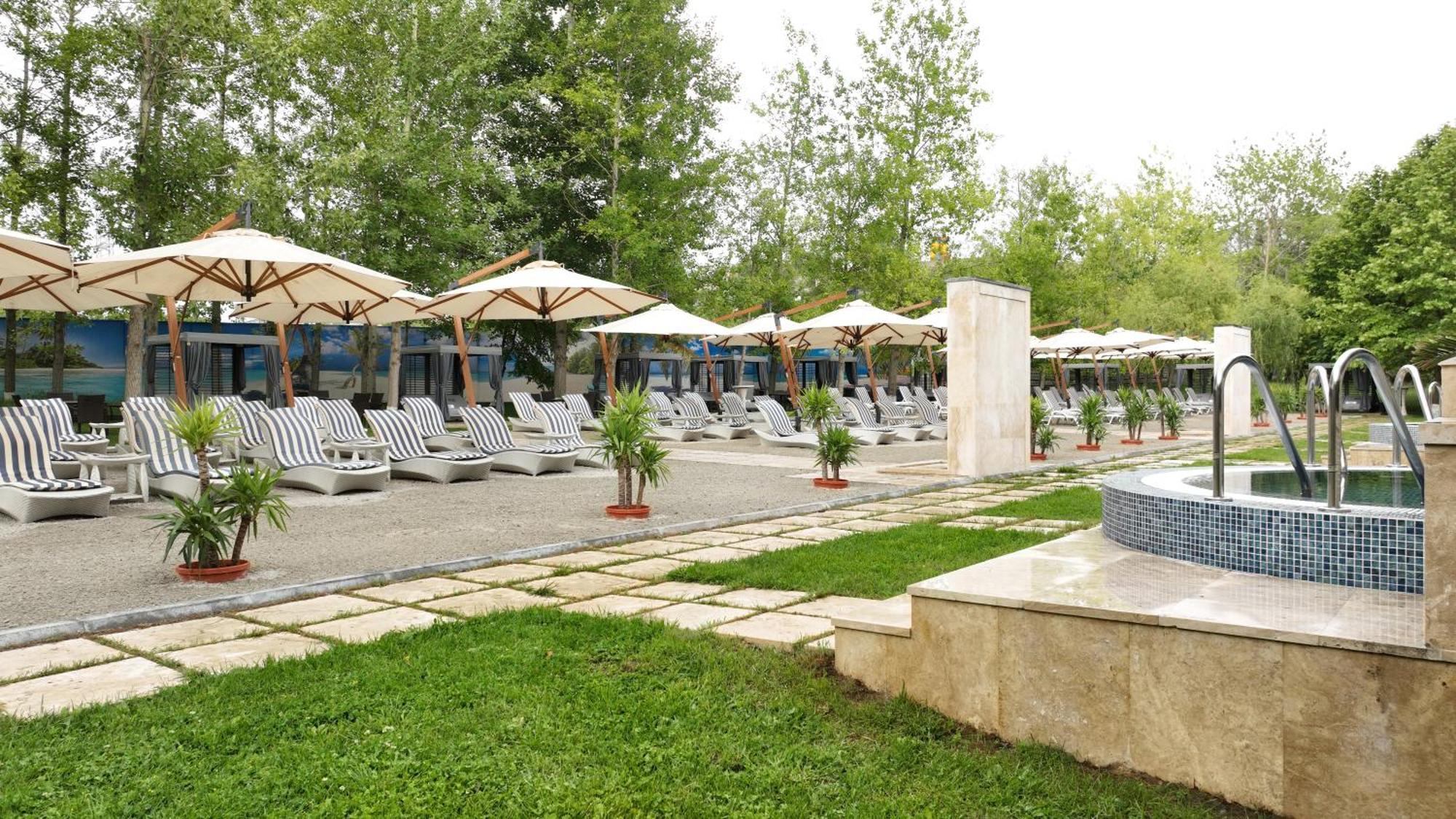 Multi Grand Pharaon Hotel Ptghni Exterior foto